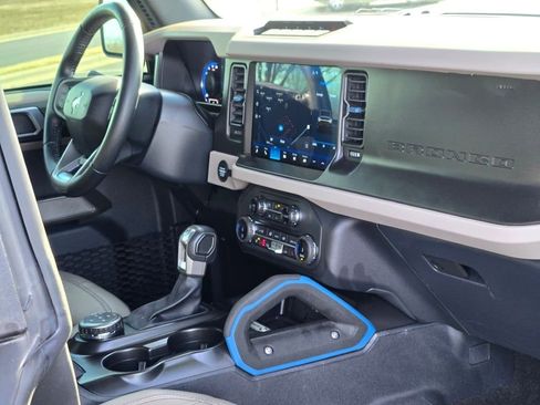 Used 2022 Ford Bronco Wildtrak image 10