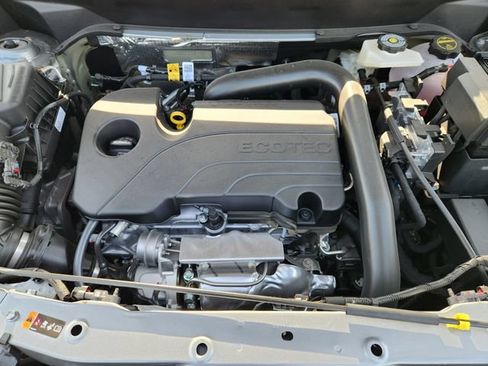 New 2026 Chevrolet Equinox LT w/ Safety and Technology Package FWD image 21