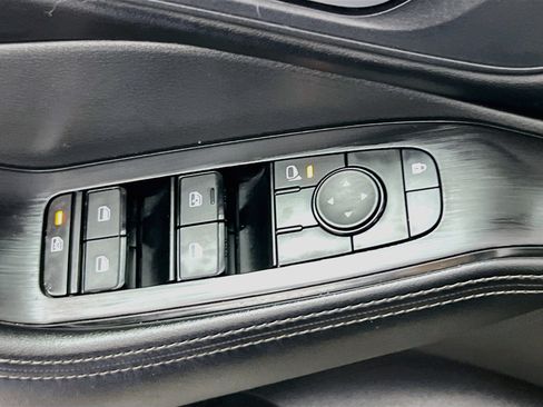 Used 2025 Nissan Rogue SV FWD image 16