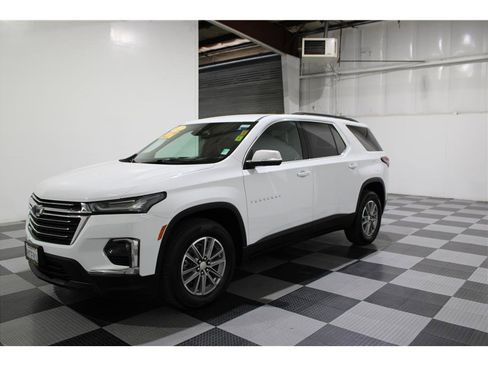 Used 2022 Chevrolet Traverse LT image 7