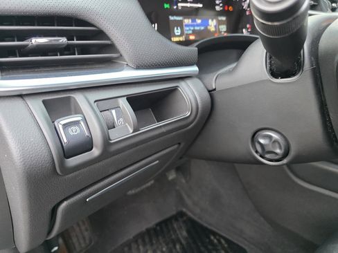 Used 2013 Cadillac XTS Luxury image 23