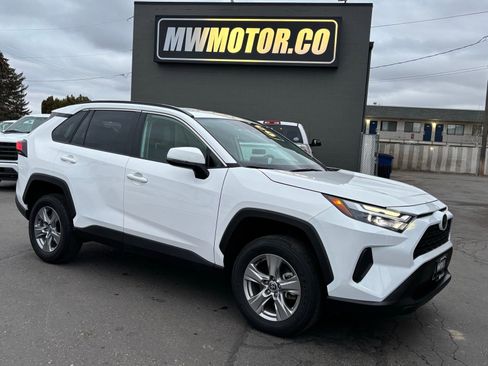 Used 2023 Toyota RAV4 XLE image 1