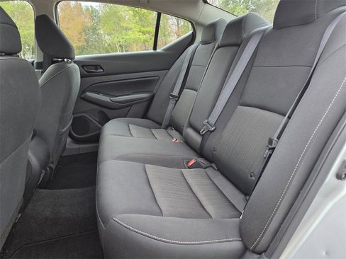 Used 2024 Nissan Altima 2.5 SV image 16