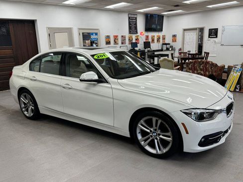 Used 2017 BMW 330i xDrive Sedan AWD/4WD image 31