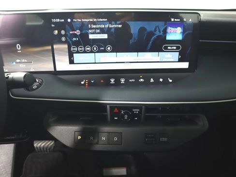 New 2026 Nissan Leaf Platinum+ image 12