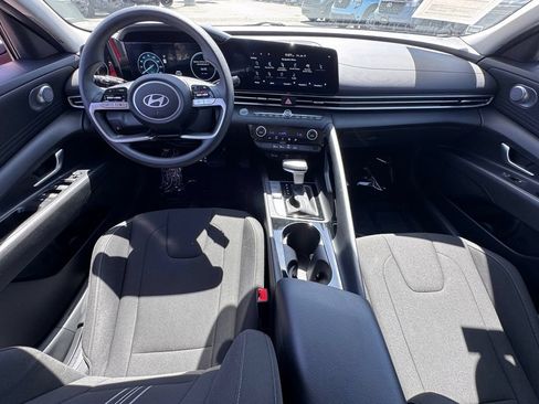 Used 2024 Hyundai Elantra Blue FWD image 26
