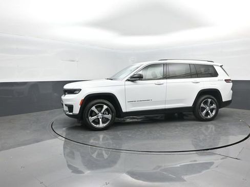 Used 2023 Jeep Grand Cherokee L Limited w/ Luxury Tech Group II AWD/4WD image 4