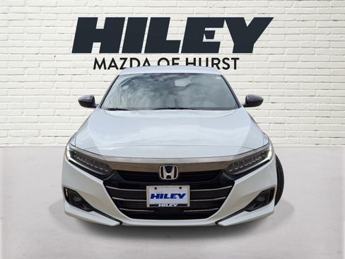 Used 2022 Honda Accord Sport image 2