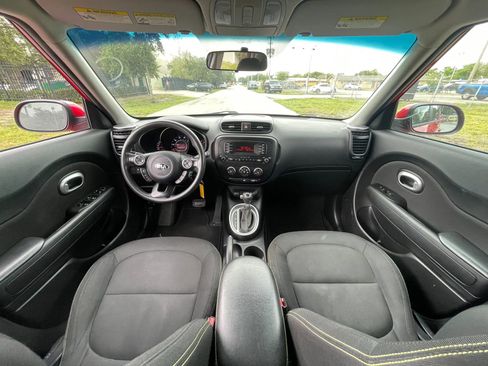 Used 2014 Kia Soul + FWD image 17