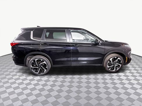 Used 2024 Mitsubishi Outlander SE Black Edition image 11