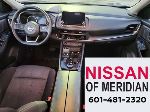 Used 2024 Nissan Rogue SV image 14