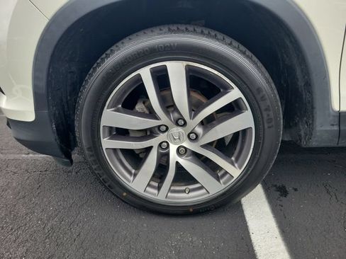 Used 2018 Honda Pilot Touring image 19