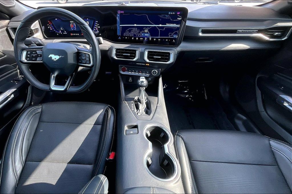 Used 2025 Ford Mustang GT Premium RWD image 9