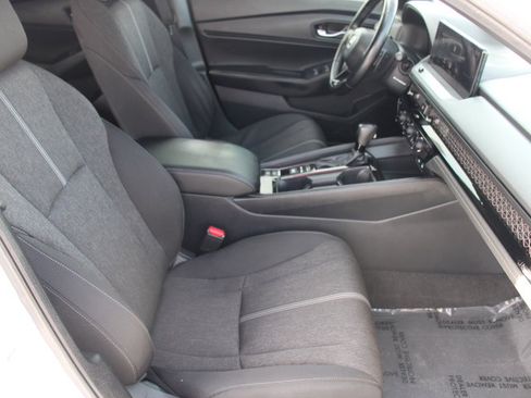 Used 2025 Honda Accord Sport image 18