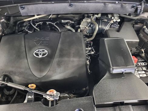 Used 2018 Toyota Highlander XLE w/ Protection Package #3 AWD/4WD image 4