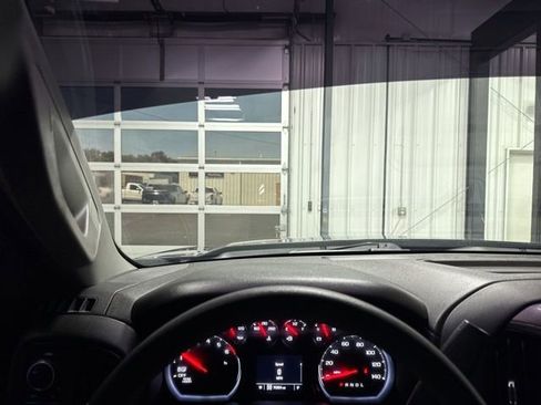 Used 2022 Chevrolet Silverado 1500 Custom AWD/4WD image 9