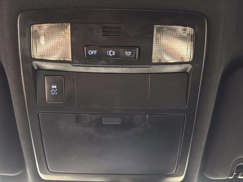 Used 2019 Toyota Tacoma SR5 AWD/4WD image 31