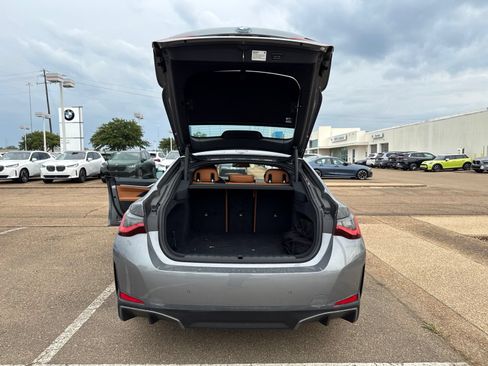 Used 2023 BMW i4 eDrive35 RWD image 9
