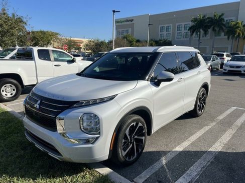 Used 2022 Mitsubishi Outlander SEL image 1