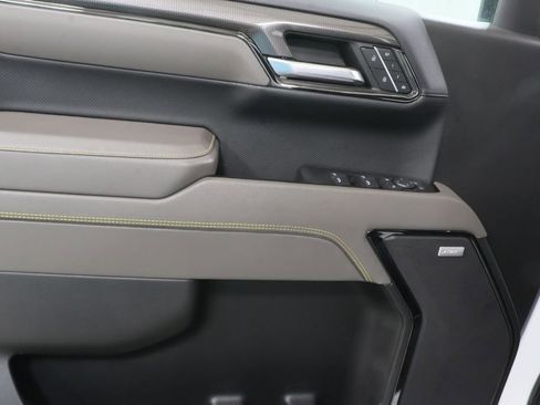 Used 2024 Chevrolet Silverado 1500 ZR2 w/ Technology Package image 21