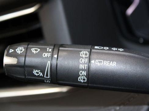 Used 2024 GMC Yukon Denali image 29