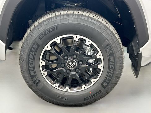 New 2026 Toyota Tundra SR5 w/ TRD Off-Road Premium Package AWD/4WD image 9