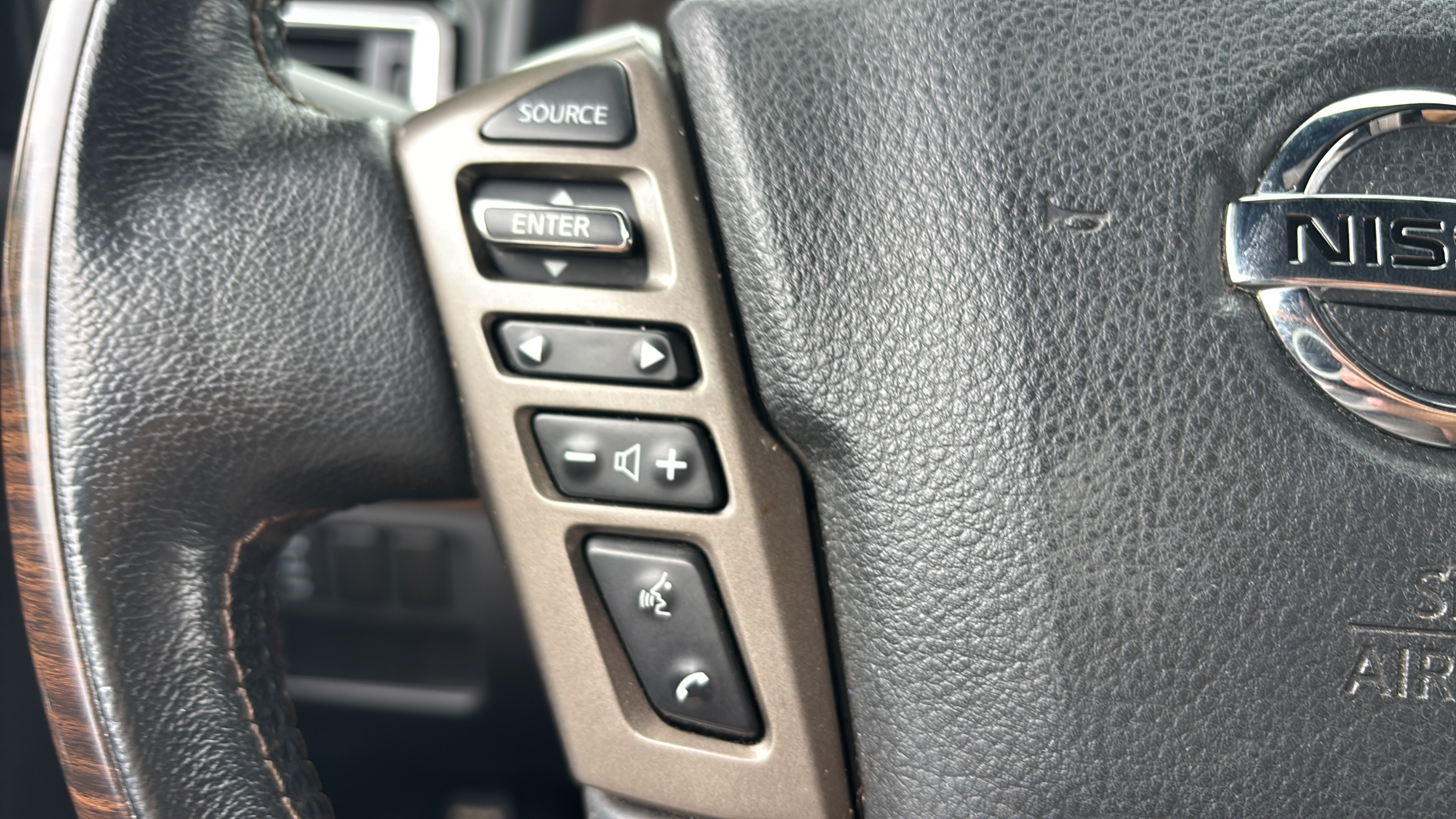 Used 2021 Nissan Titan Platinum Reserve RWD image 28