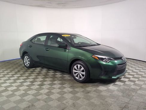Used 2015 Toyota Corolla LE image 2