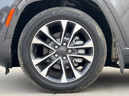 Used 2024 Jeep Grand Cherokee Overland w/ Trailer Tow Package image 27