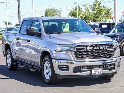 Used 2025 RAM 1500 Big Horn AWD/4WD image 3