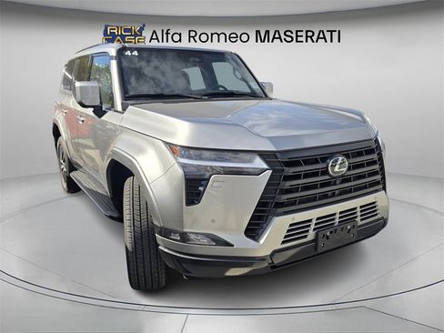 Used 2024 Lexus GX 550 image 4