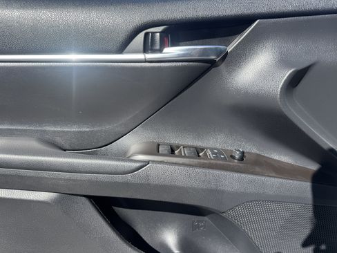 Certified 2021 Toyota Camry SE FWD image 18