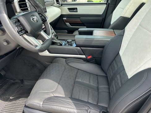 Used 2025 Toyota Sequoia Capstone AWD/4WD image 11