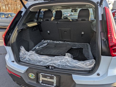 New 2026 Volvo XC40 B5 Plus w/ Protection Package Premier image 23