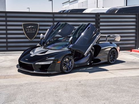 Used 2019 McLaren Senna RWD image 23