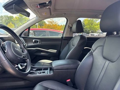 Certified 2024 Kia Sorento X-Line EX AWD/4WD image 8