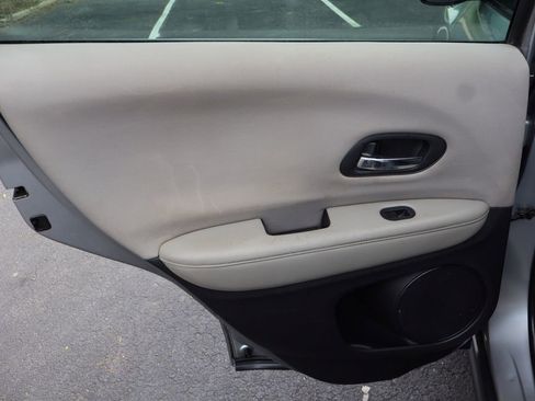 Used 2017 Honda HR-V LX image 25