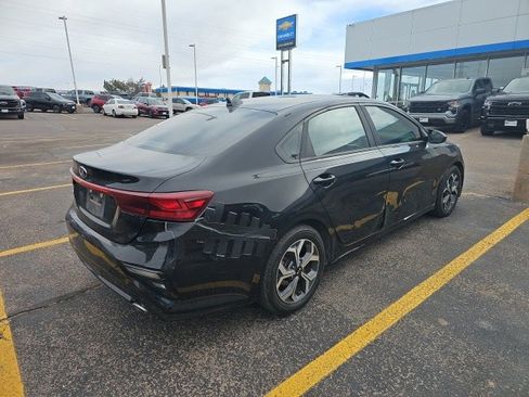 Used 2019 Kia Forte LXS image 2