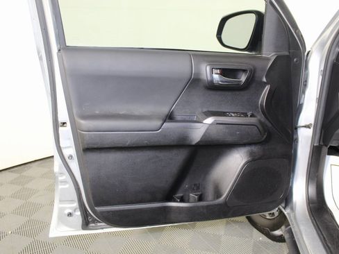 Used 2023 Toyota Tacoma TRD Off-Road image 19