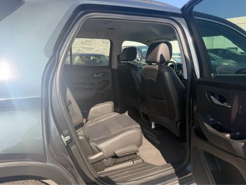 Used 2021 Chevrolet Traverse LT w/ LPO, Cargo Package FWD image 7
