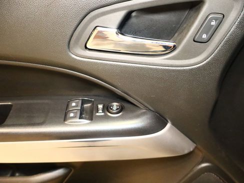 Used 2022 Chevrolet Colorado LT w/ Fleet Safety Package image 34