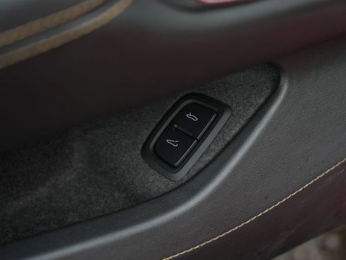 Used 2021 Chevrolet Corvette Stingray Preferred Cpe w/ Engine Appearance Package image 28