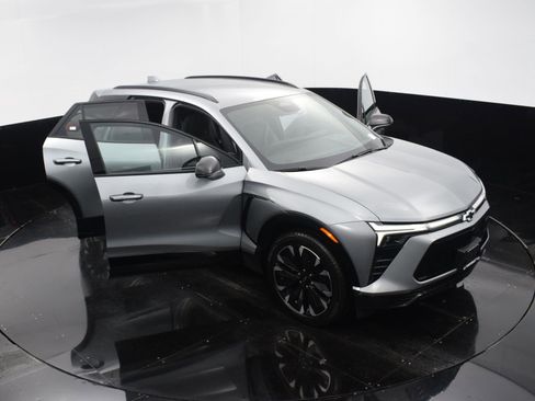 New 2025 Chevrolet Blazer EV RS RWD image 25