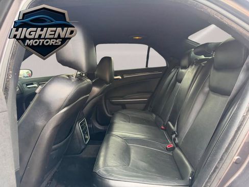 Used 2014 Chrysler 300 C RWD image 15