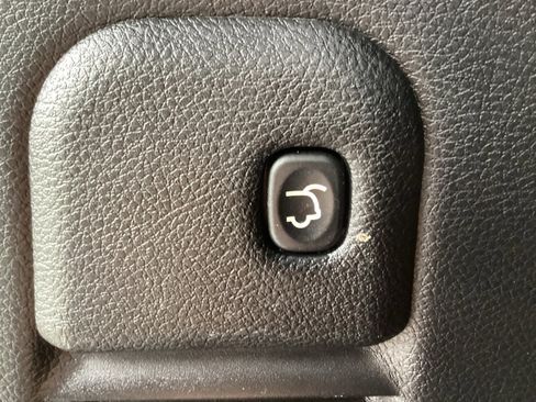 Used 2020 Jeep Grand Cherokee Altitude image 16