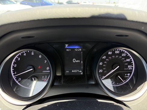 Used 2022 Toyota Camry SE FWD image 7