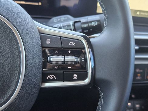 Certified 2025 Kia Sorento S w/ Panoramic Sunroof Package image 28