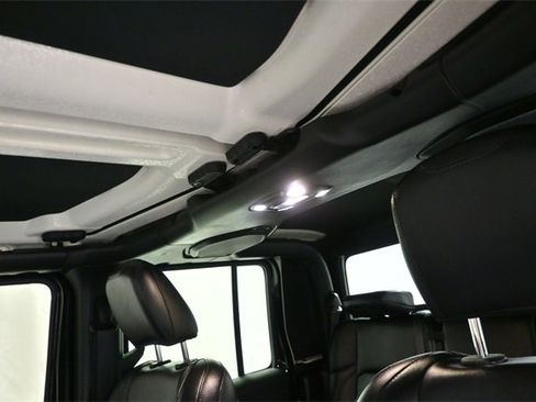 Used 2021 Jeep Gladiator Mojave image 12