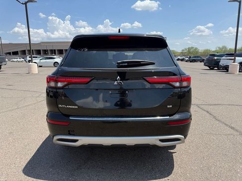 Used 2023 Mitsubishi Outlander SE FWD image 6