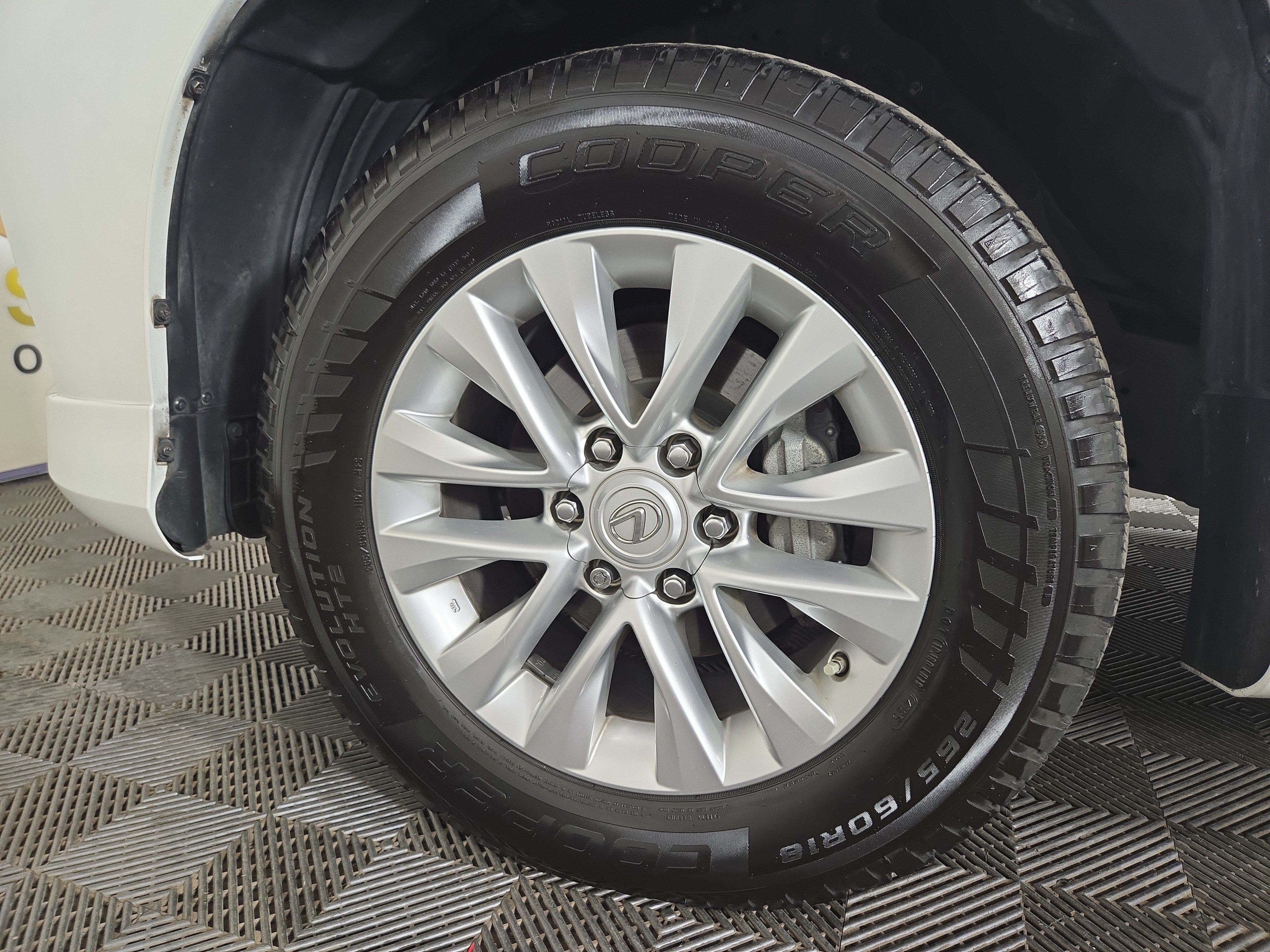 Used 2020 Lexus GX 460 Premium w/ Premium Package AWD/4WD image 35